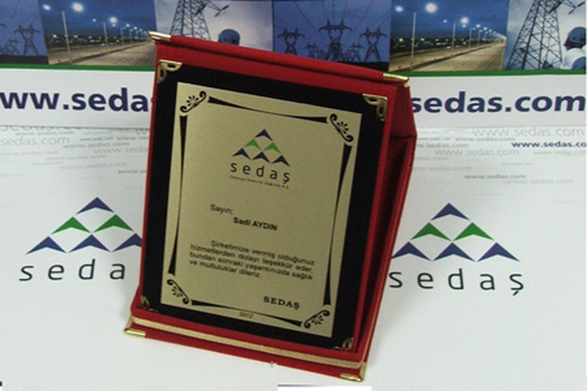 "Sedaş Emekli Personeline Plaket Verecek"