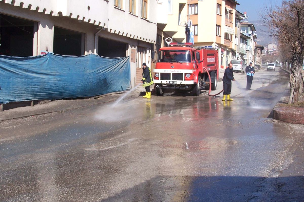Tosya\'da Cadde ve Sokaklar Yıkanıyor