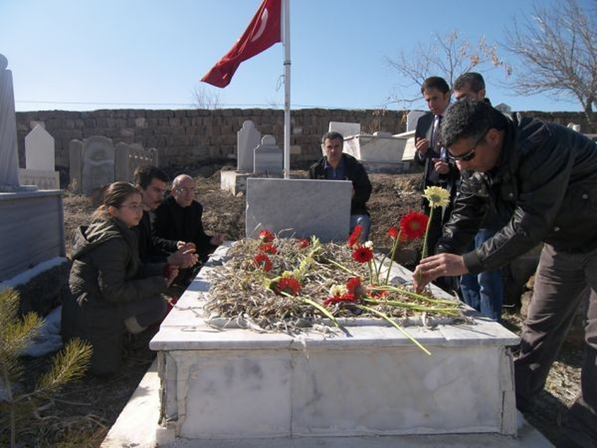 Türk Eğitimsen Şehitleri Unutmadı