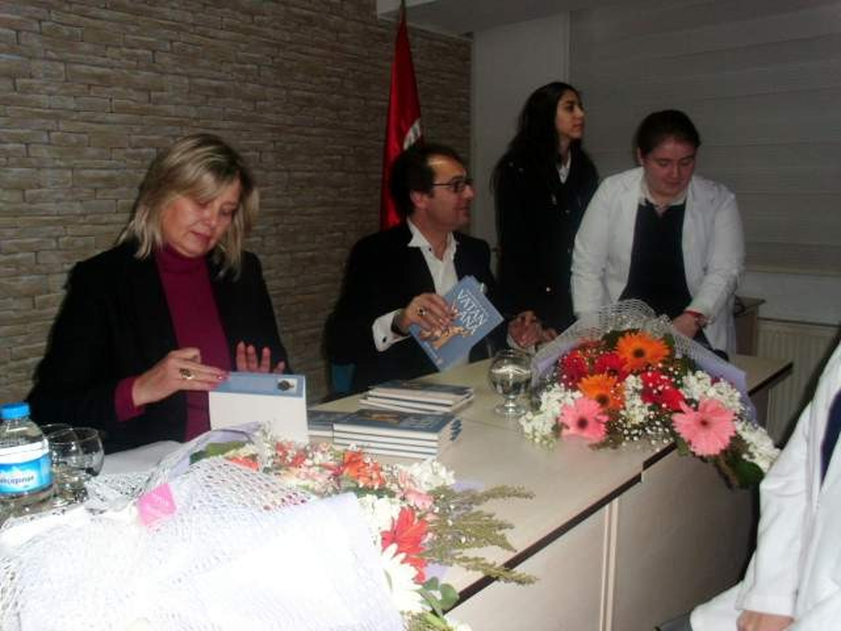 Yazar Rafet Sertoğlu Okurlarıyla Buluştu