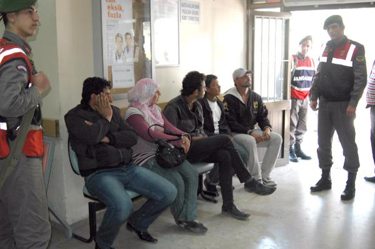 14 Suriyeli Tarsus\'ta Tarlada Çalışırken Yakalandı