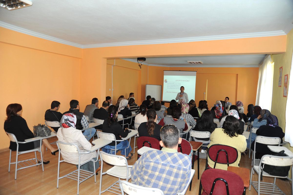 Aydın\'da Velilere "Sınav Kaygısı" Semineri