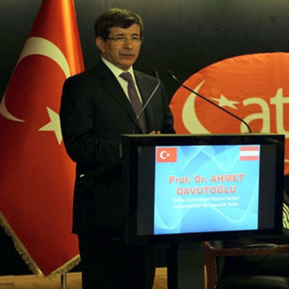 Bakan Davutoğlu\'nu Çok Kızdıran Soru