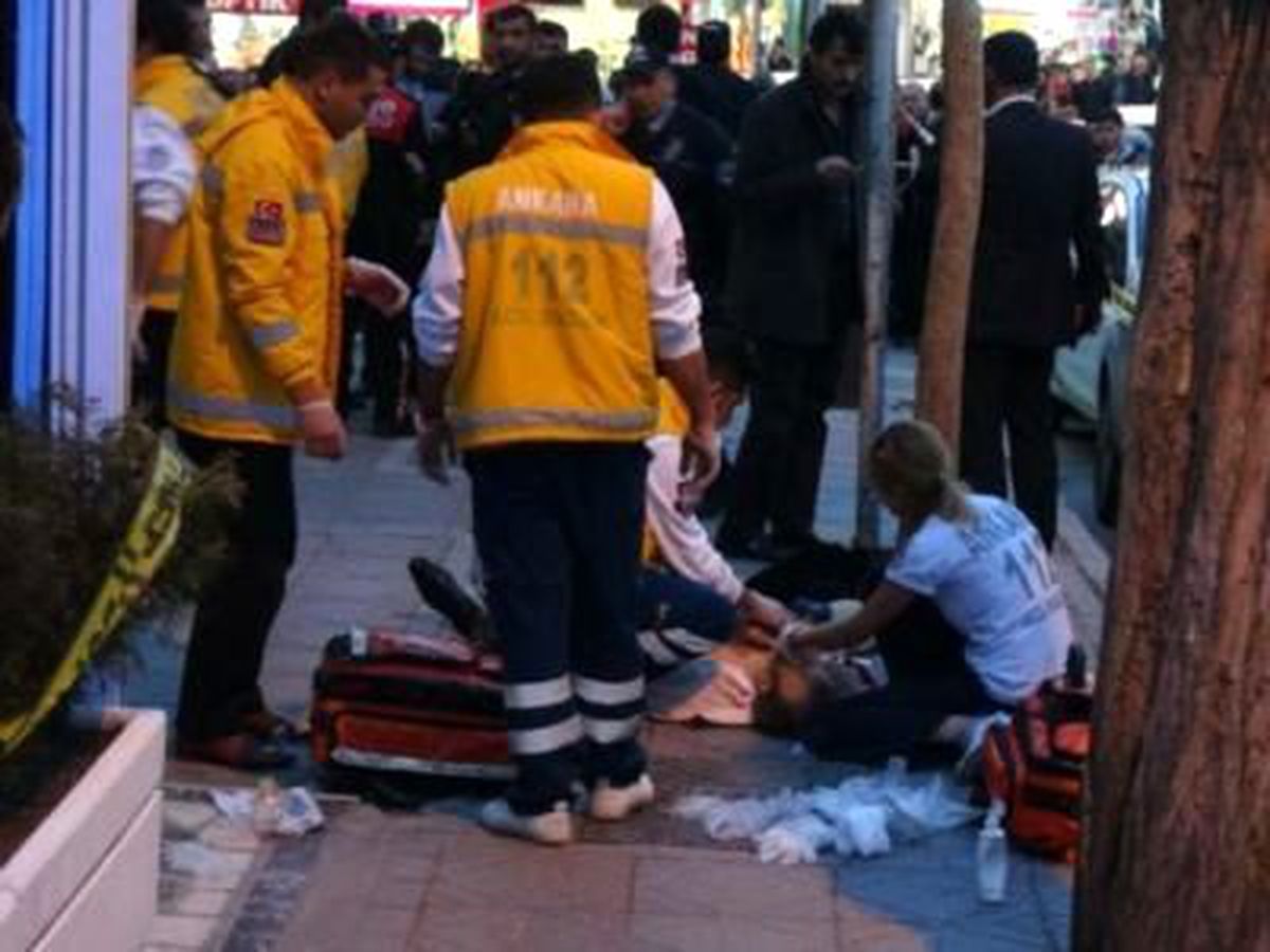 Barış Yemeğinde Silahlar Konuştu; 2 Ölü