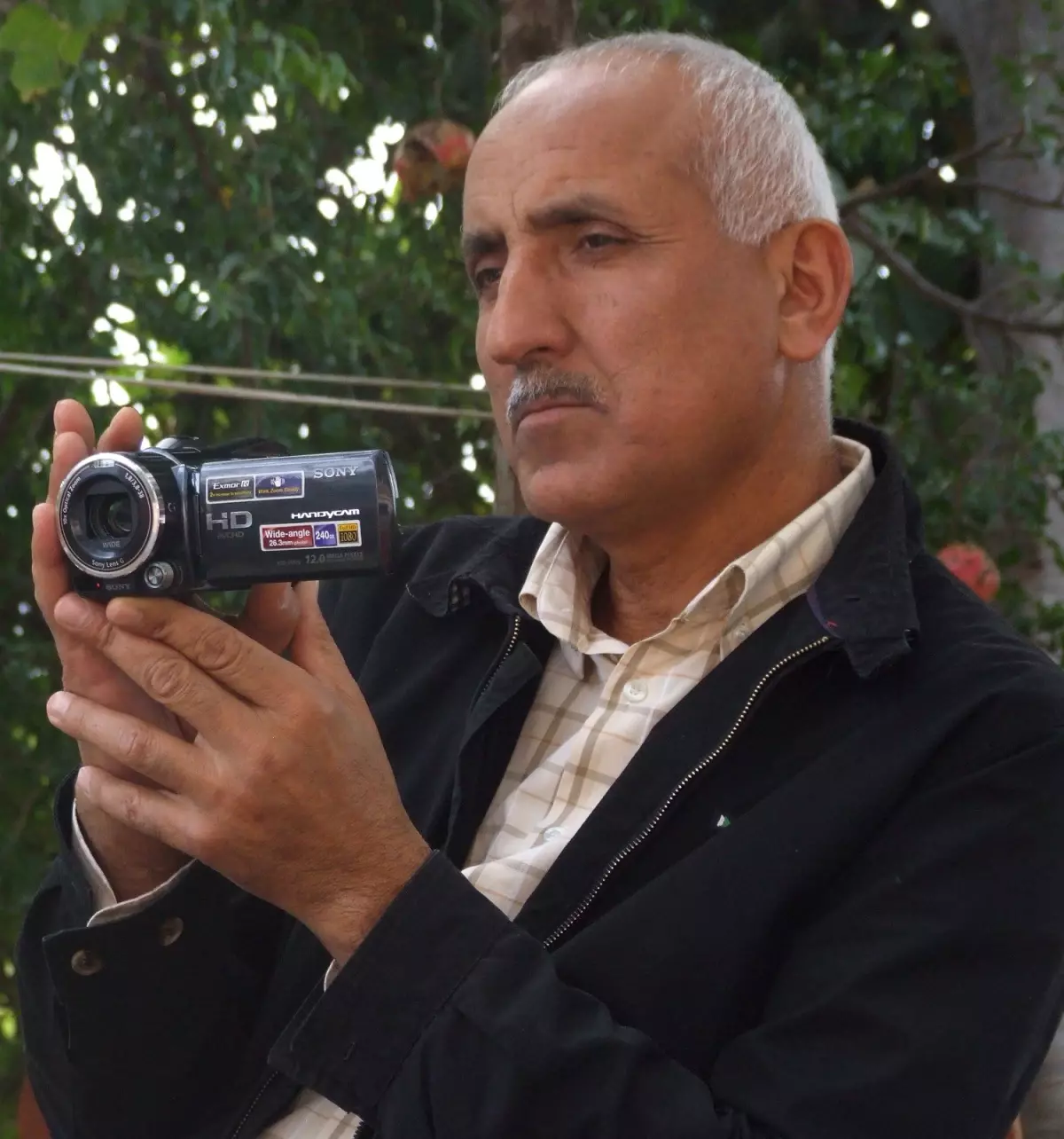 Bekir İşlek\'in "Seksen Kapıya Doksan Değnek Çalmak" İsimli Eseri Yayımlandı