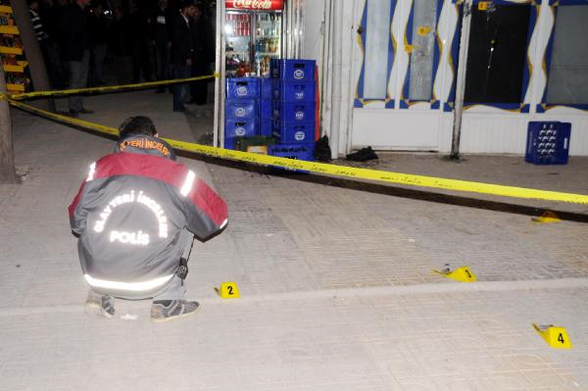 Bira İçmesine İzin Verilmeyen Büfeye Tüfekle Ateş Açtı