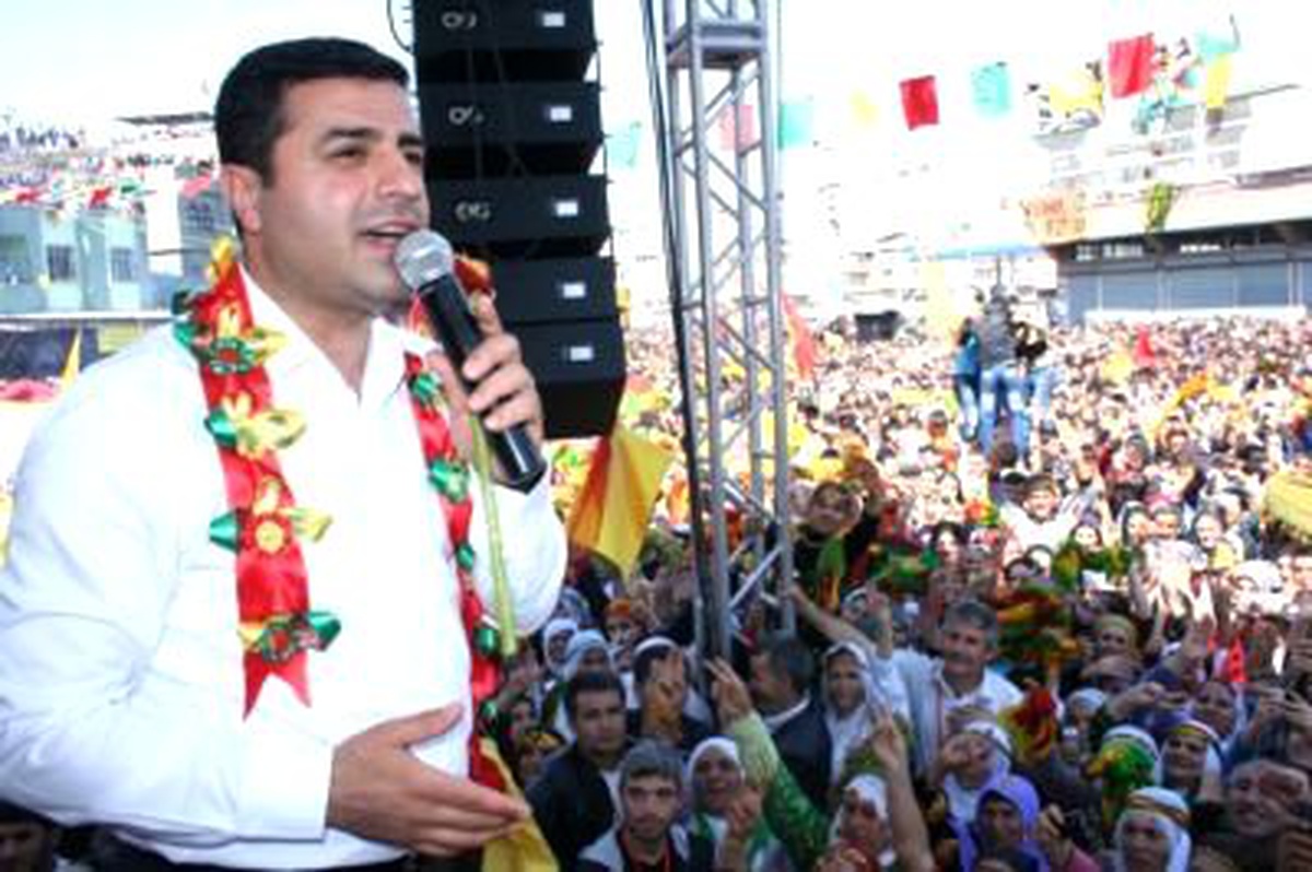 Demirtaş Köle ile Efendi İlişkisinden Kardeşlik Olmaz