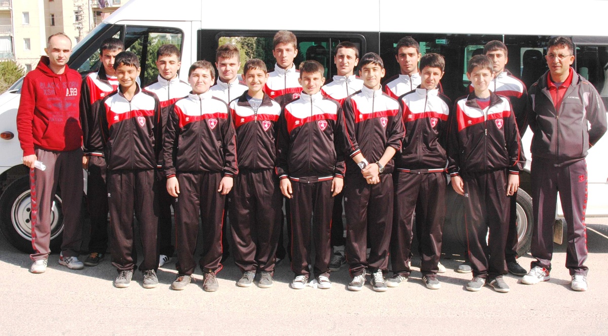 Denizli Belediyesporlu Hentbolcular Grup Birinciliğini Hedefliyor