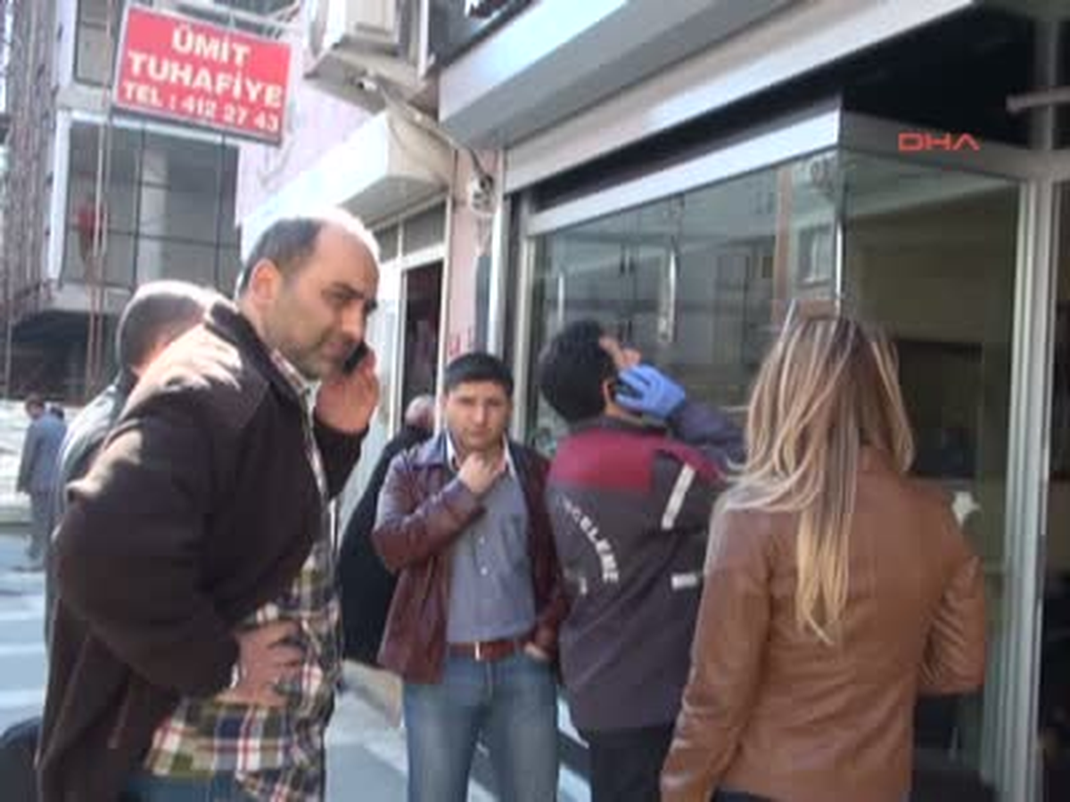 Duvarı Delip Kuyumcuyu Soydular