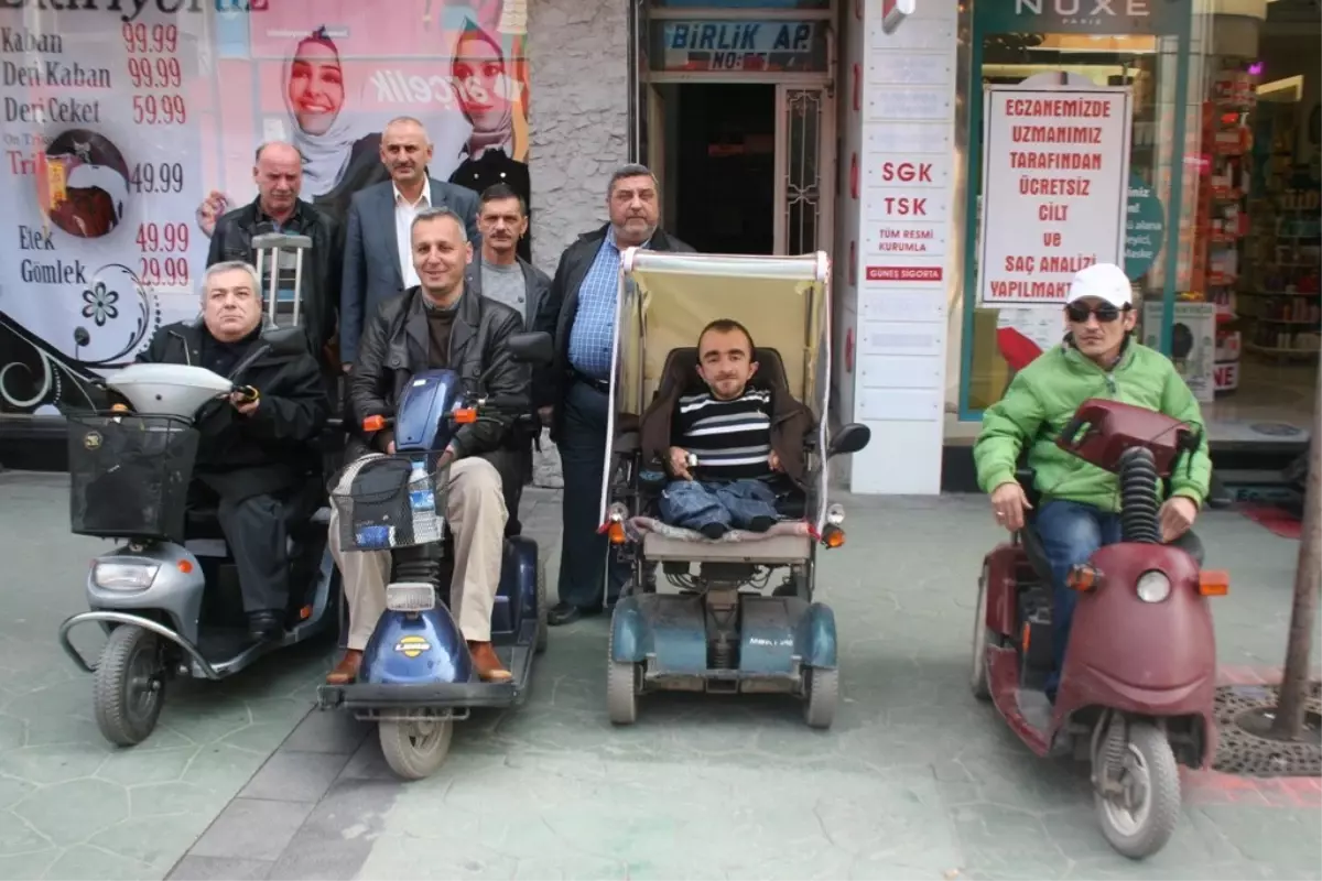 Engellilerden Siyasi Partilere İlginç Protesto