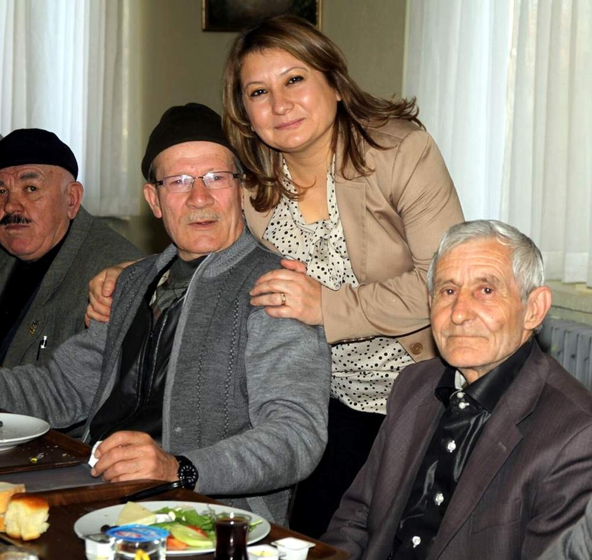 Eskişehir Orman Bölge Müdürlüğünde Çalışan Bayanlar Huzurevinde Yaşlıları Ziyaret Ettiler