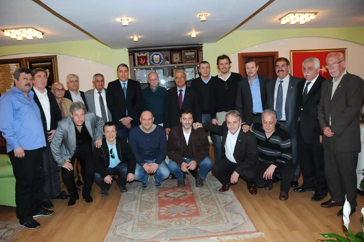 Galatasaraylı Sporcular Derneği\'nden Başkan Kocamaz\'a Ziyaret