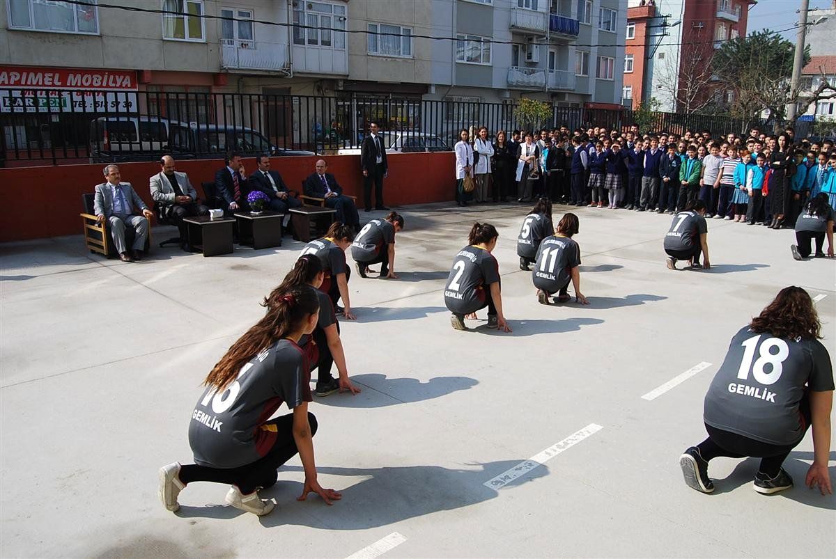 Gemlik Çocuk Oyunlarıyla Şenlendi