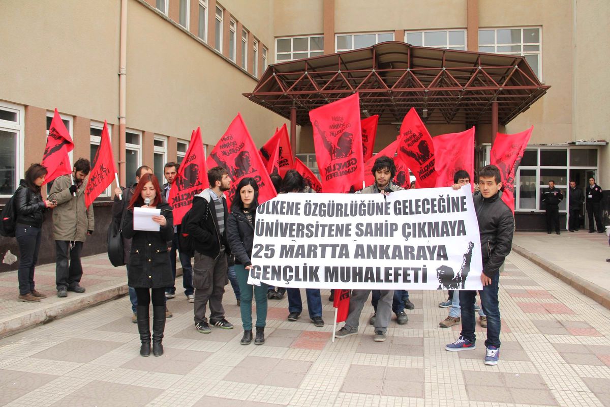 Gençlik Muhalefeti Kampüste Yürüdü