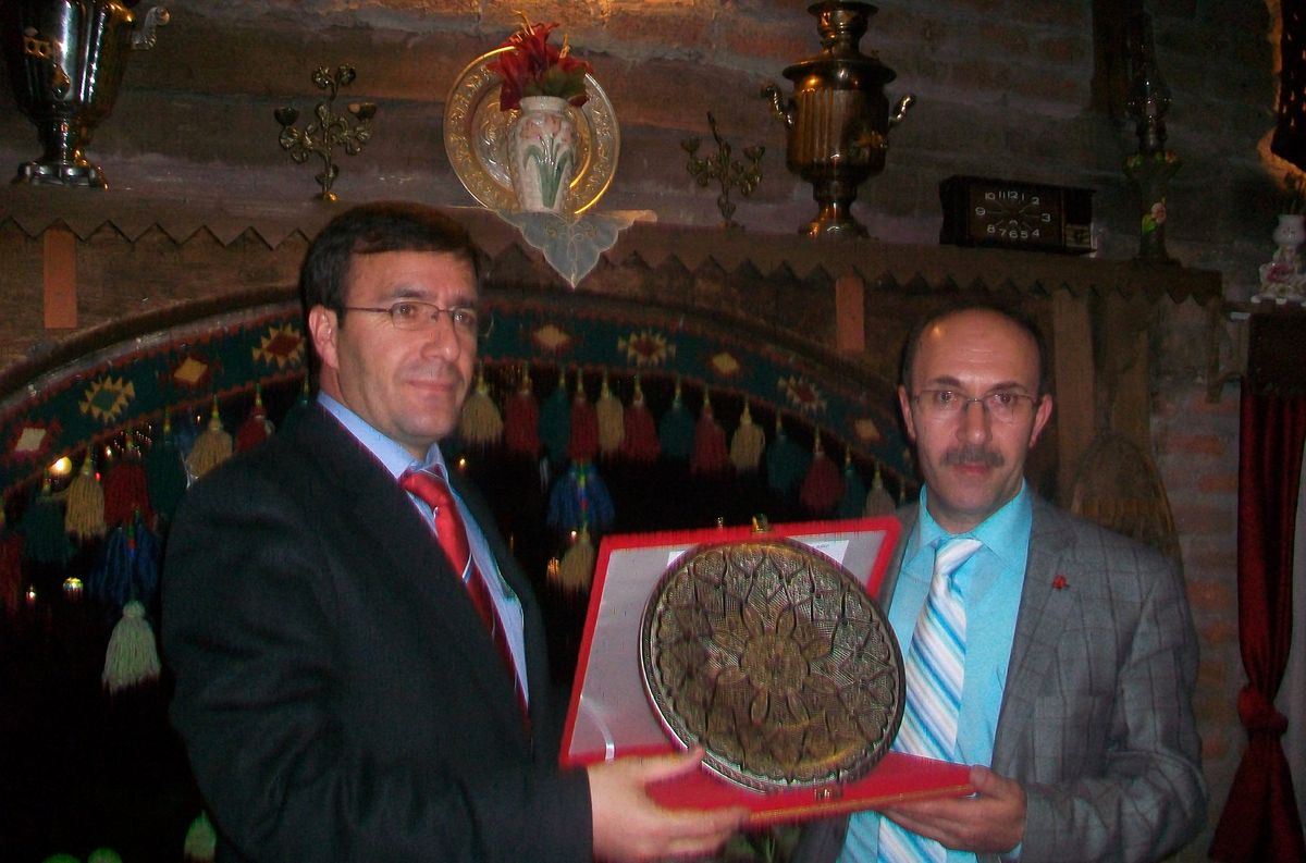 Giad\'tan Çintimar\'a Plaket