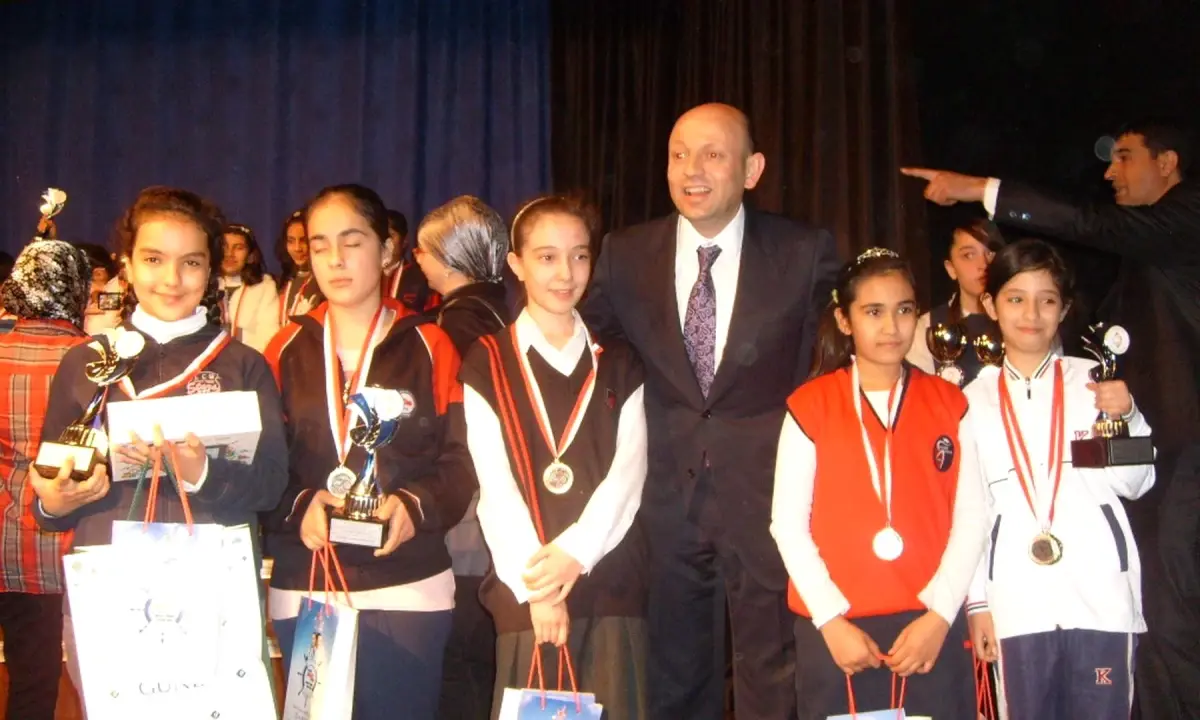 Gkv\'liler Satrançta 5 Altın Madalya Birden Kazandı