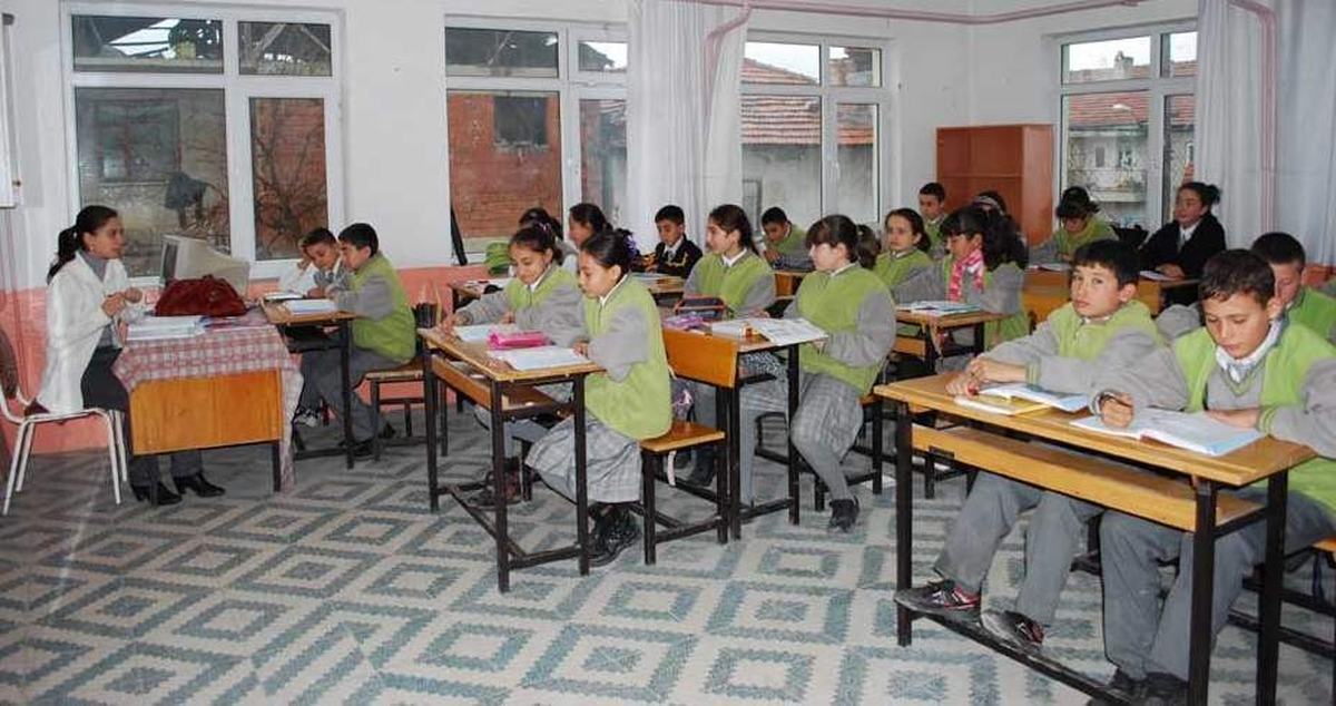 Gönüllü Öğretmenler Öğrencileri Dpy ve Sbs\'ye Hazırlıyorlar