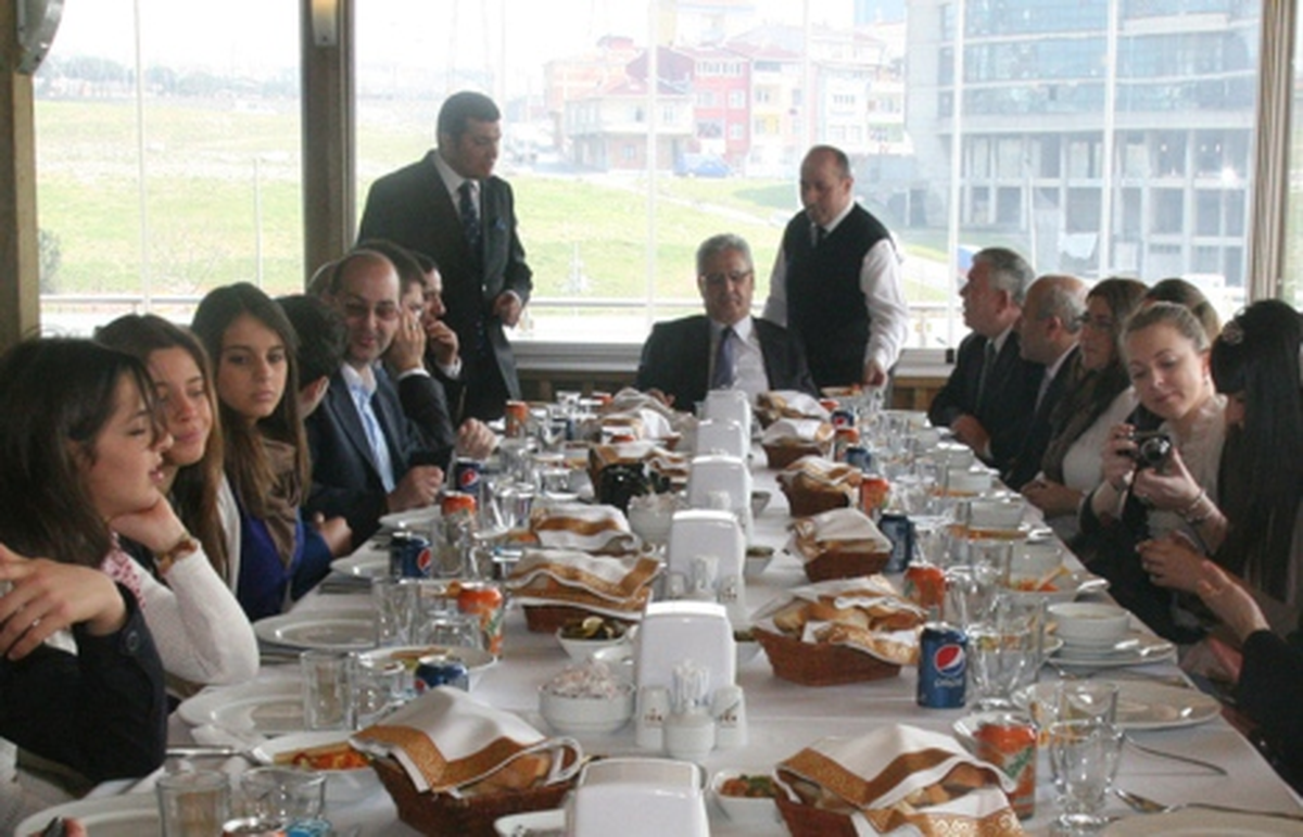 İspanyol Öğrenciler Esenler'de
