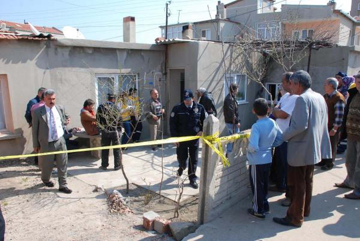 Kardeşi Tarafından Evinin Banyosunda Ölü Bulundu