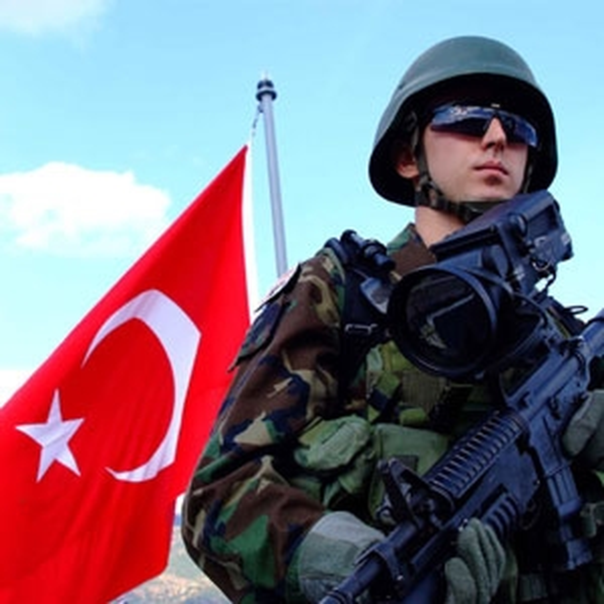 Mehmetçik, Kosovalı Askerleri Eğitiyor