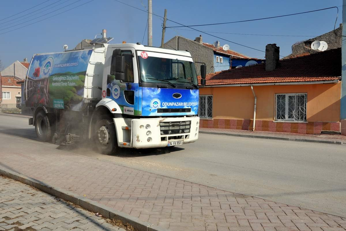 Odunpazarı Belediyesi Kara Kışın İzlerini Siliyor