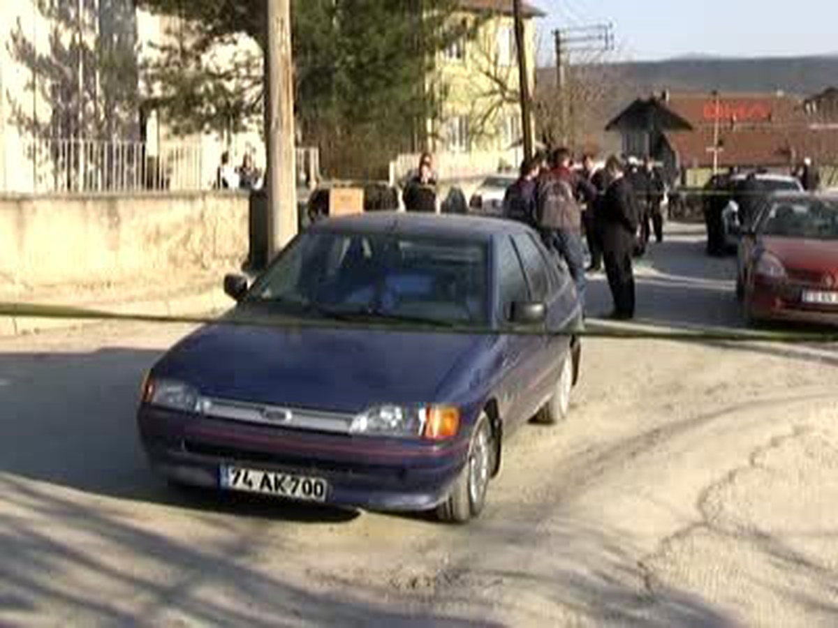 Otomobilin Altında Kalan Çocuk Öldü