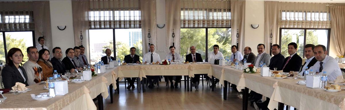 Rektör Çelik Öğretim Üyeleriyle Bir Araya Geldi