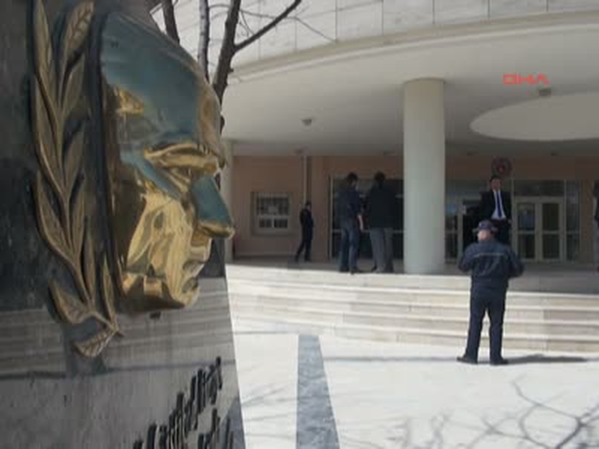 Şanlıurfa\'da Avukatlardan Polise Tepki