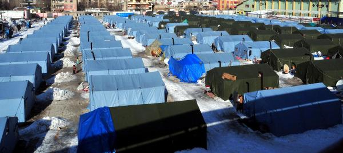 Van'da Çadır Yangınları Travması Uyutmuyor