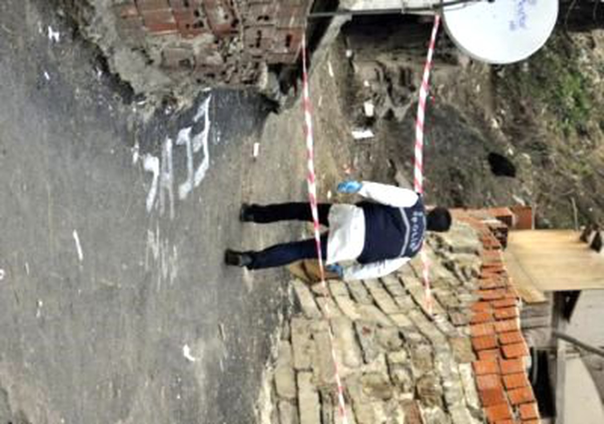 Gecekonduda Bomba Malzemesi Bulundu