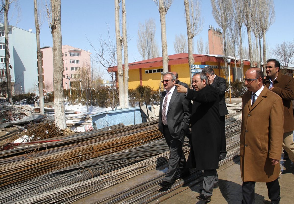 Yyü\'de Prefabrik Yurt Açılışı