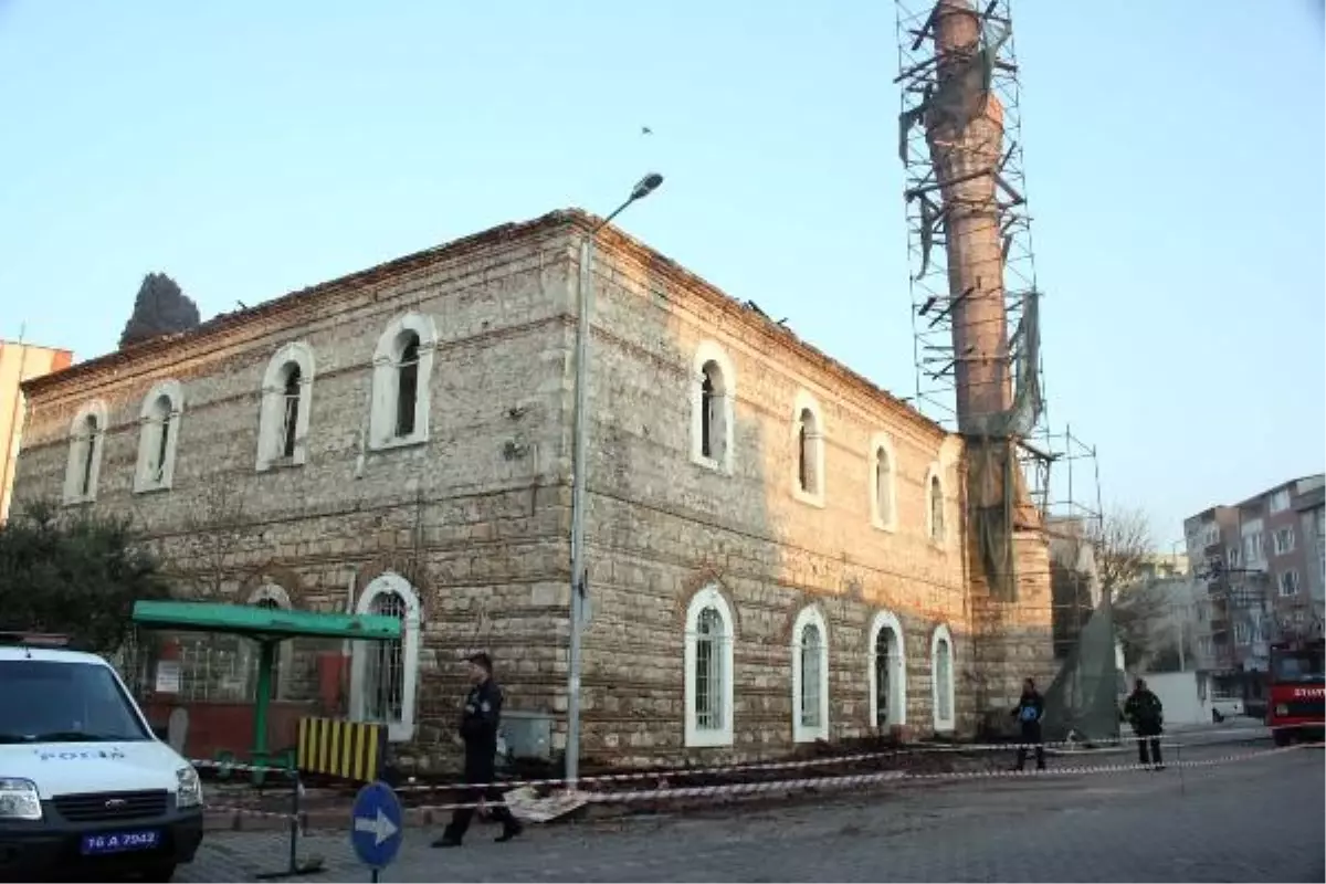 600 Yıllık Camii'nin İhmal Yüzünden Küle Döndüğü İddia Edildi