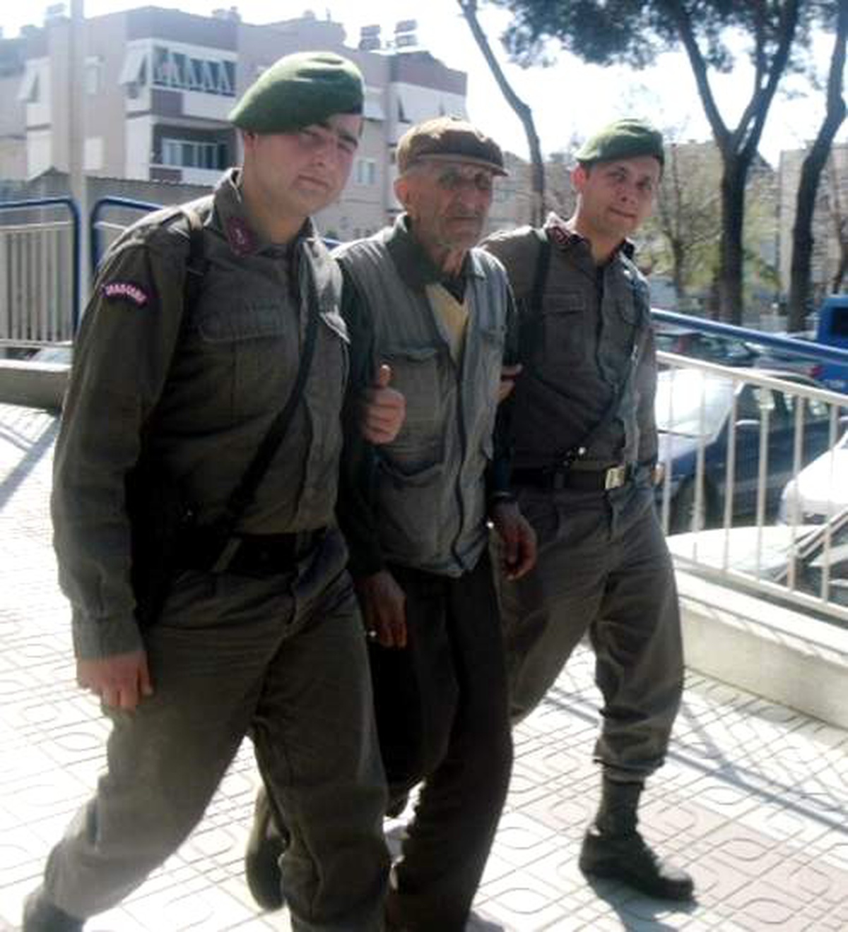 75'lik Kocanın Kıskançlığında Av Tüfeği Konuştu