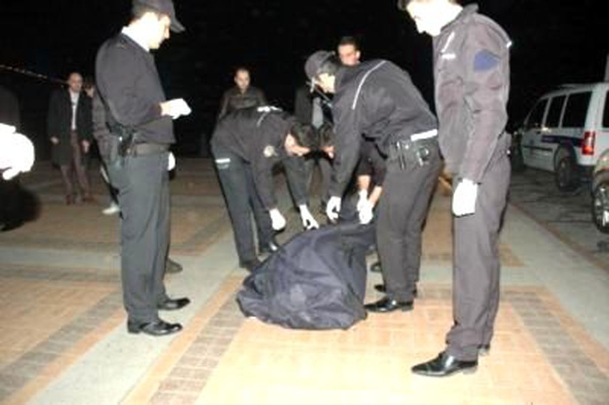 Ailesini Arayıp Köprüden Atladı