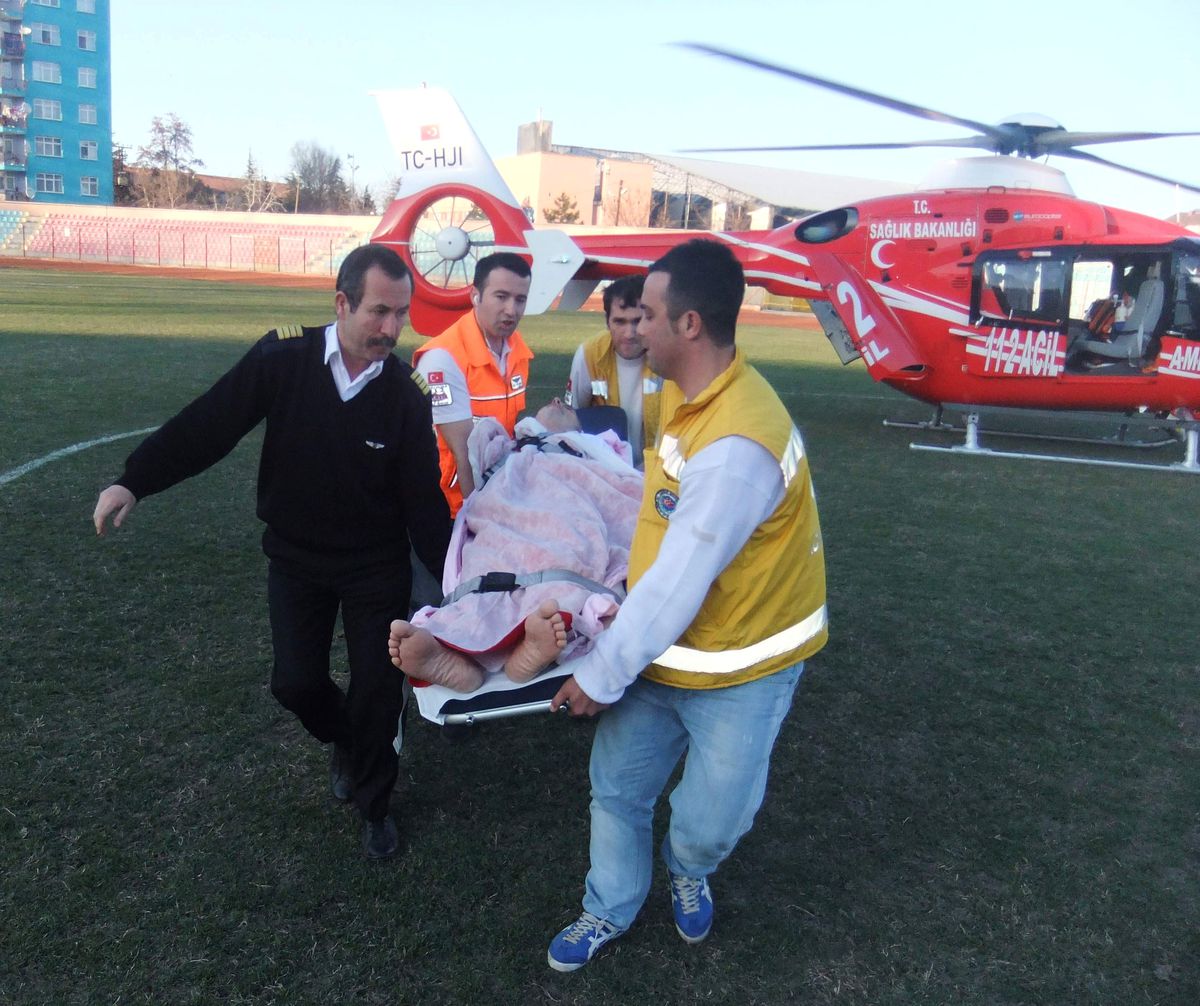 Ambulans Helikopter Balıkesirli 71 Yaşındaki Nuri Dede İçin Havalandı