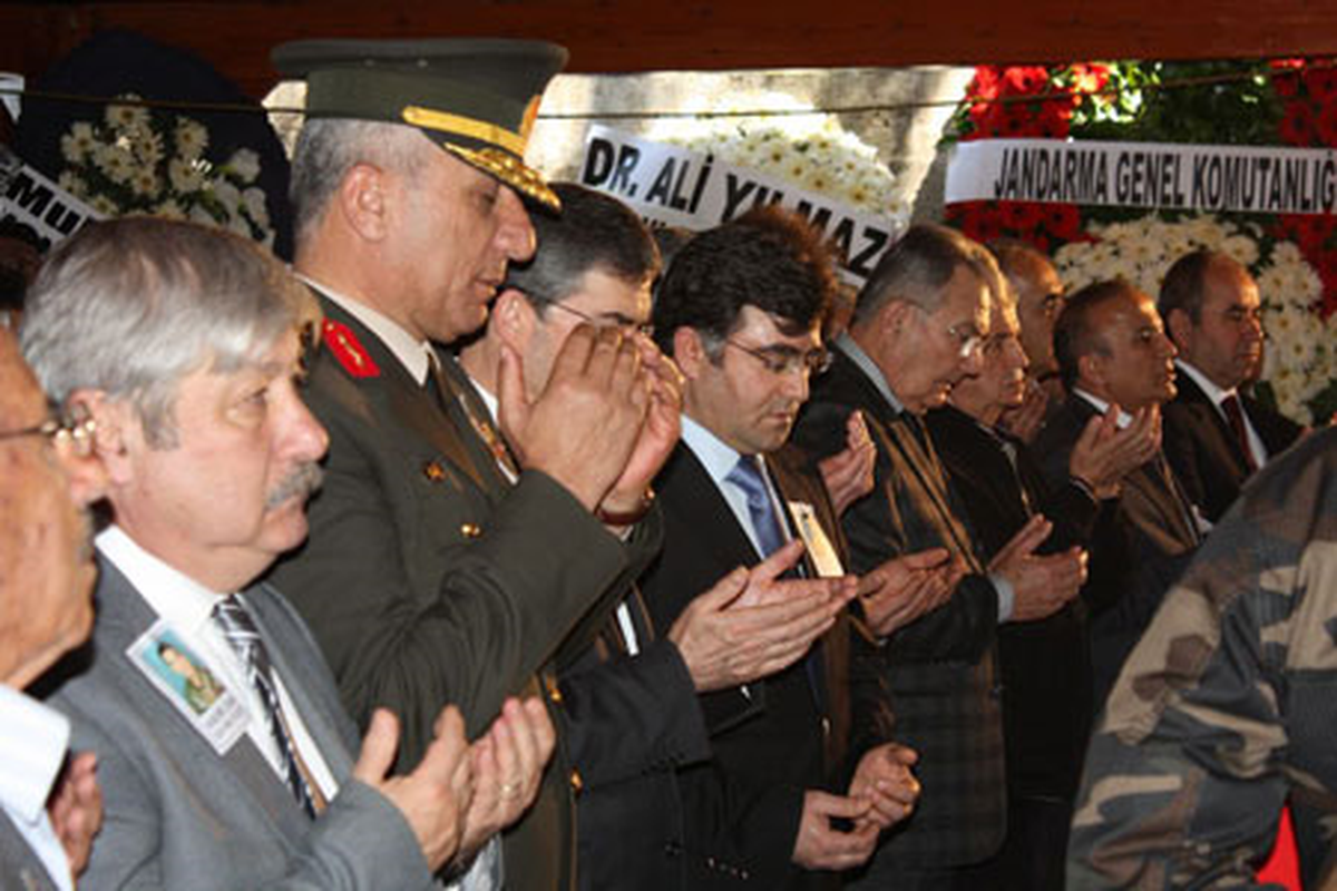 Antalya Şehidini Uğurladı