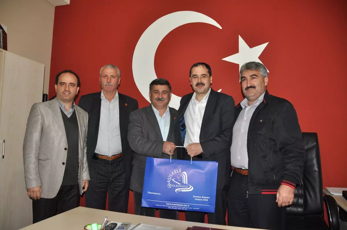 Başkan Ayaz\'dan Muhtarlara Laptop Bilgisayar