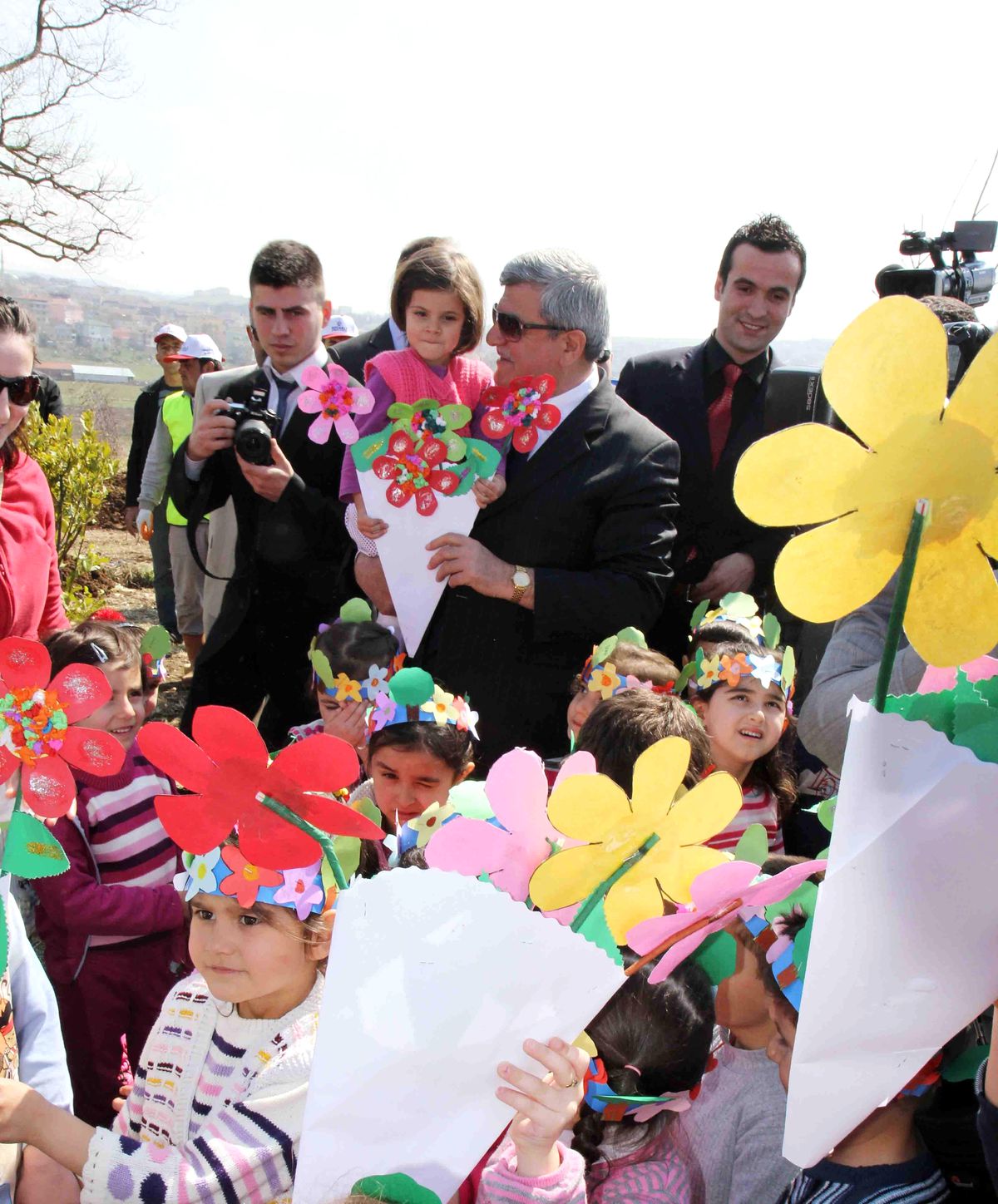 Başkan Karaosmanoğlu\'ndan Şehide Bin Ağaç