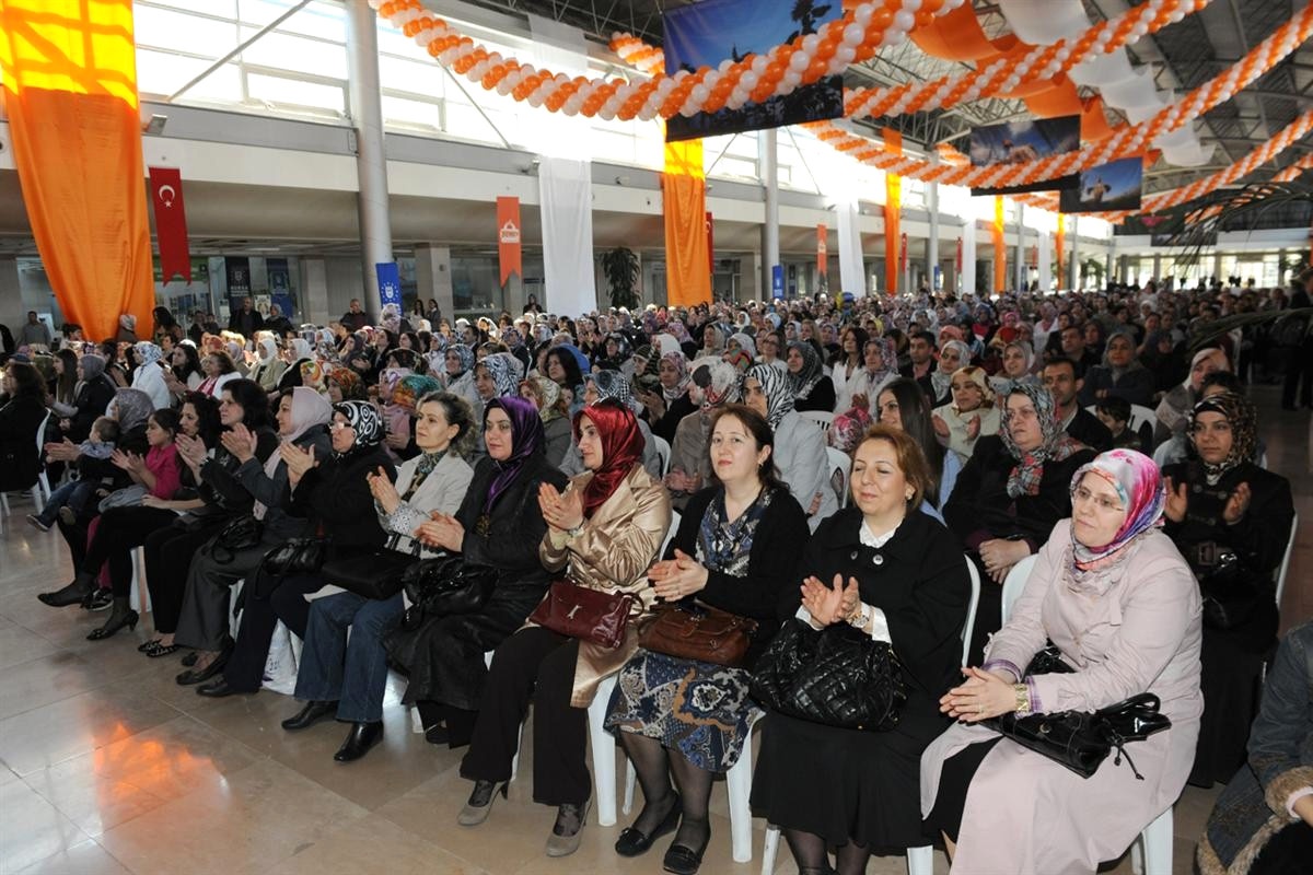 Büyükşehirden Ev Hanımlarına Bilgisayar Eğitimi