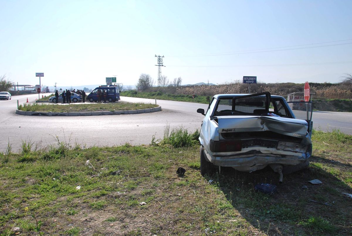 Denizli Aydın Yolunda Trafik Kazası 4 Yaralı