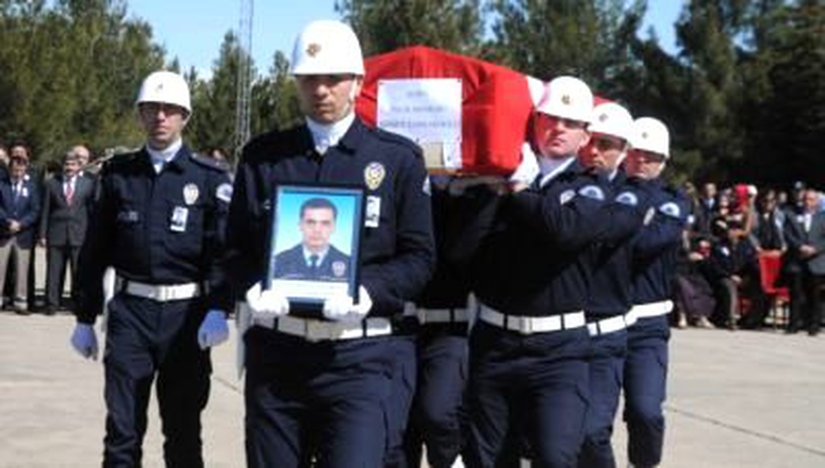Şehitlere Diyarbakır'da Hüzünlü Tören