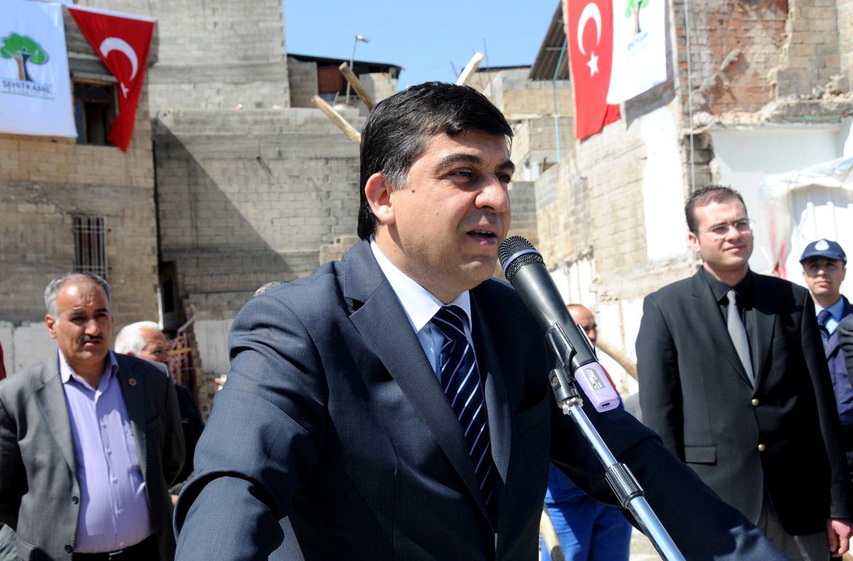 Fatih Camii\'nin Temeli Duarla Atıldı