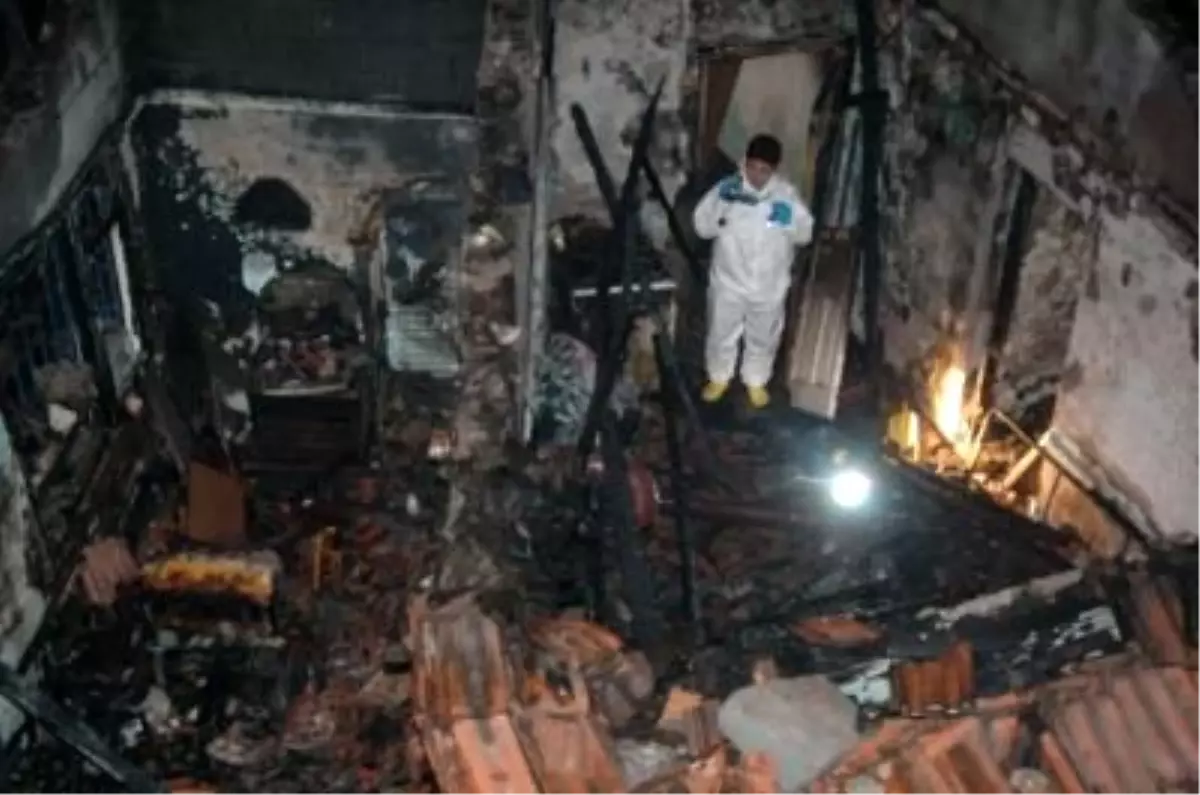 Gecekonduda Yangın: 1 Ölü, 1 Yaralı