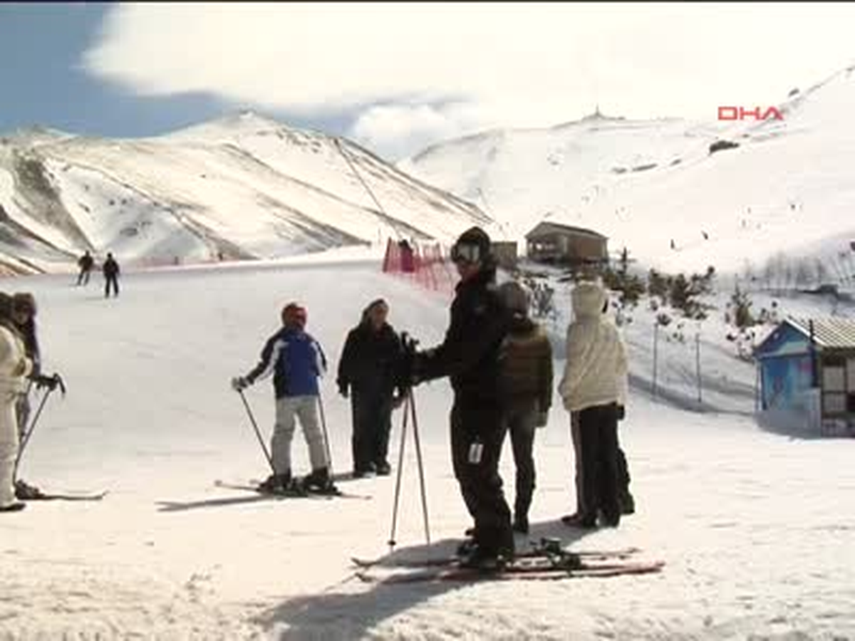 İranlılar Nevruzu Palandöken\'de Kutluyor