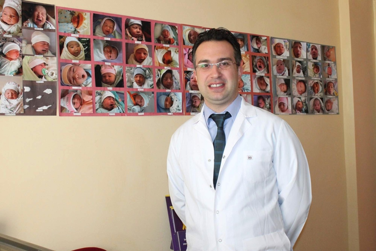 Kurtardığı Anne ve Bebeklerle Yılın Doktoru Oldu