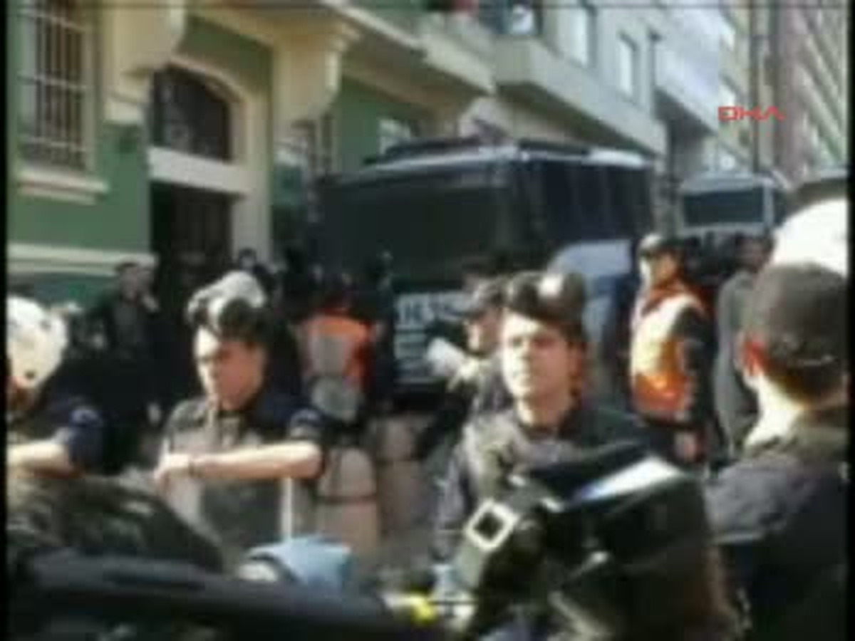 Libya Başkonsolosluğunu İşgal Eden Gruba Polis Müdahale Etti