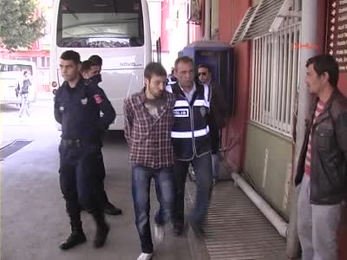 Mersin\'de İzinsiz Nevruz\'da Gözaltına Alınan 18 Kişi Adliyeye Sevk Edildi