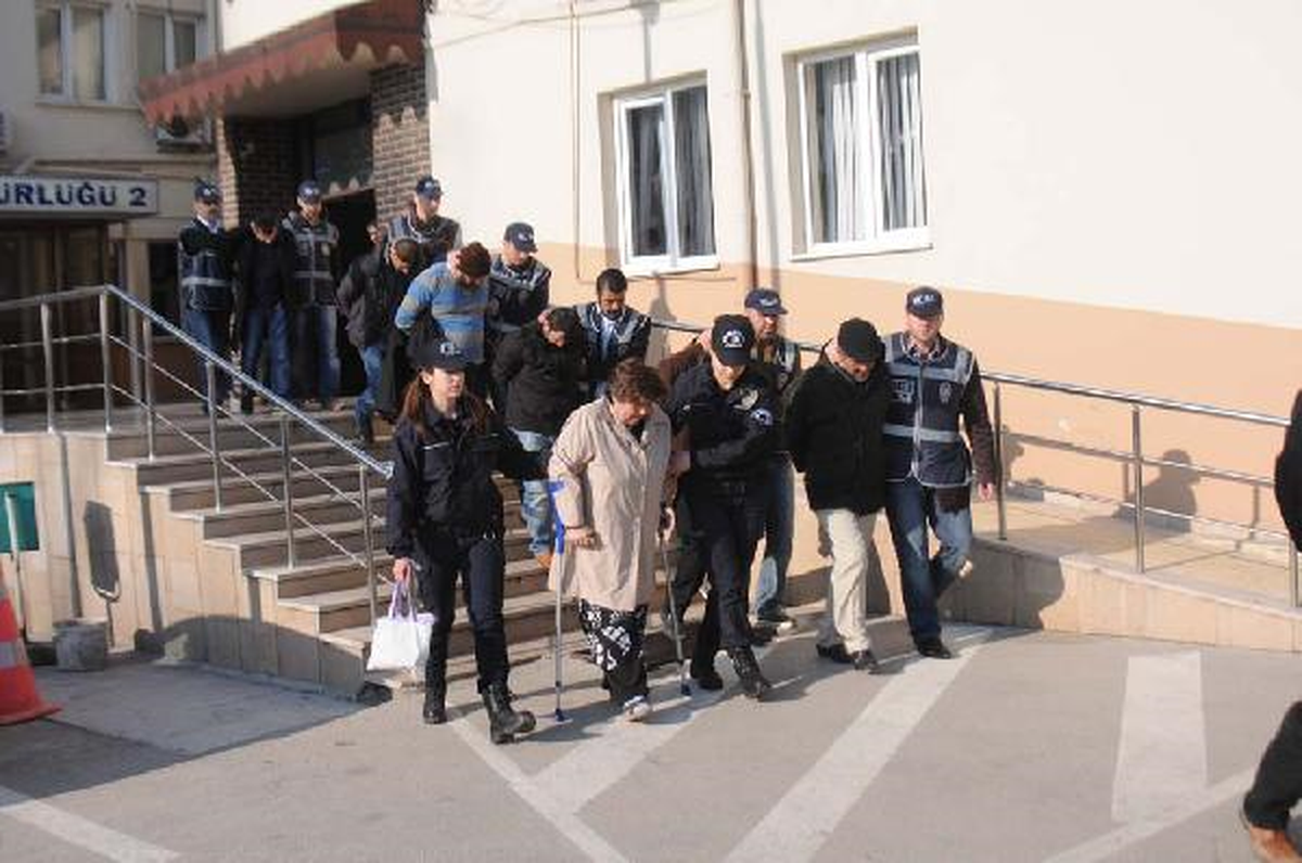 Oğluyla Çete Liderliği Yapan Bastonlu 'Hanım Ağa'