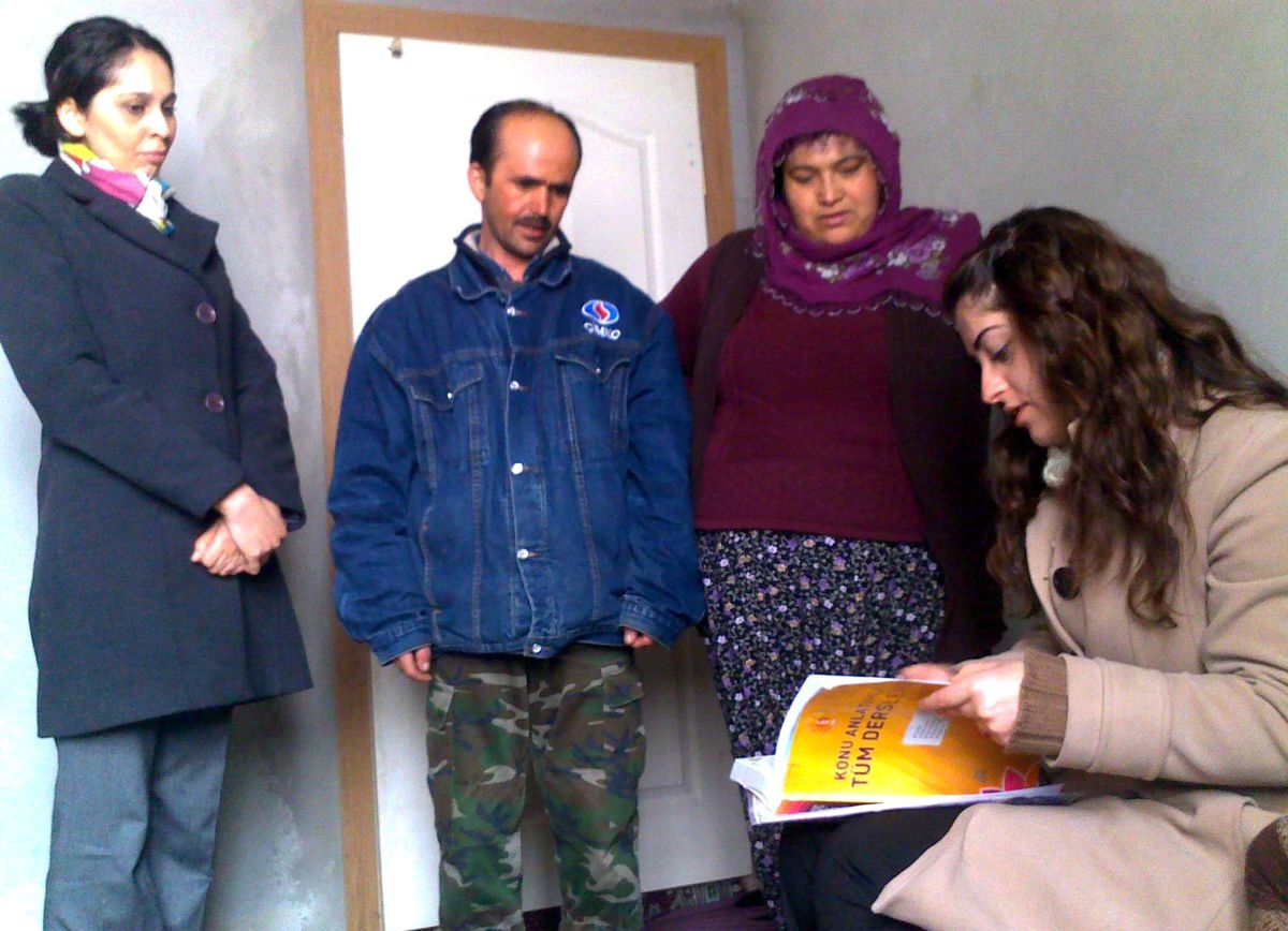 Okul İdarecilerinden Öğrenci Ailelerine Ziyaret