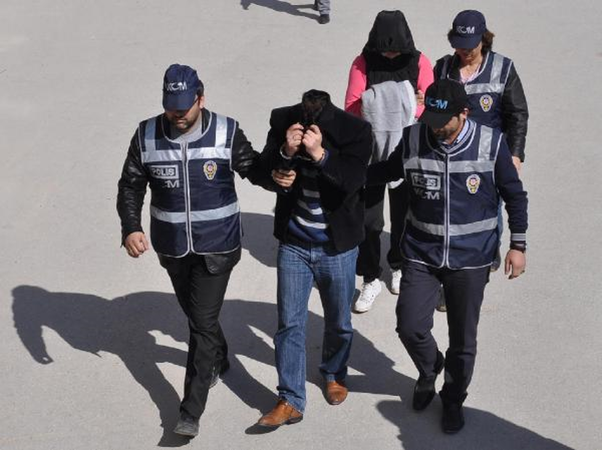 Sağlık Bakanlığı\'nın Yasakladığı Hapları Satarken Yakalandılar